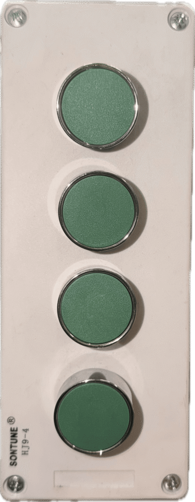 Caja Botonera de 4 Interruptores para Control Eléctrico